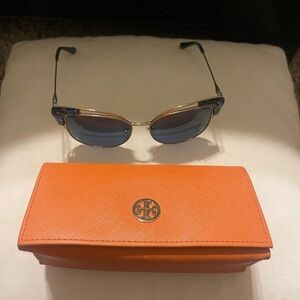 Tory Burch sunglasses excellent condition
